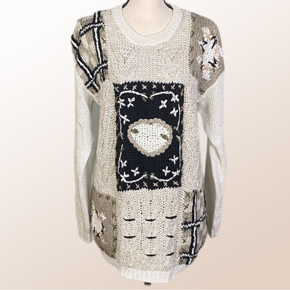 BELLDINI cream, tan and black mixed-knit oversized sweater in size Medium. EUC